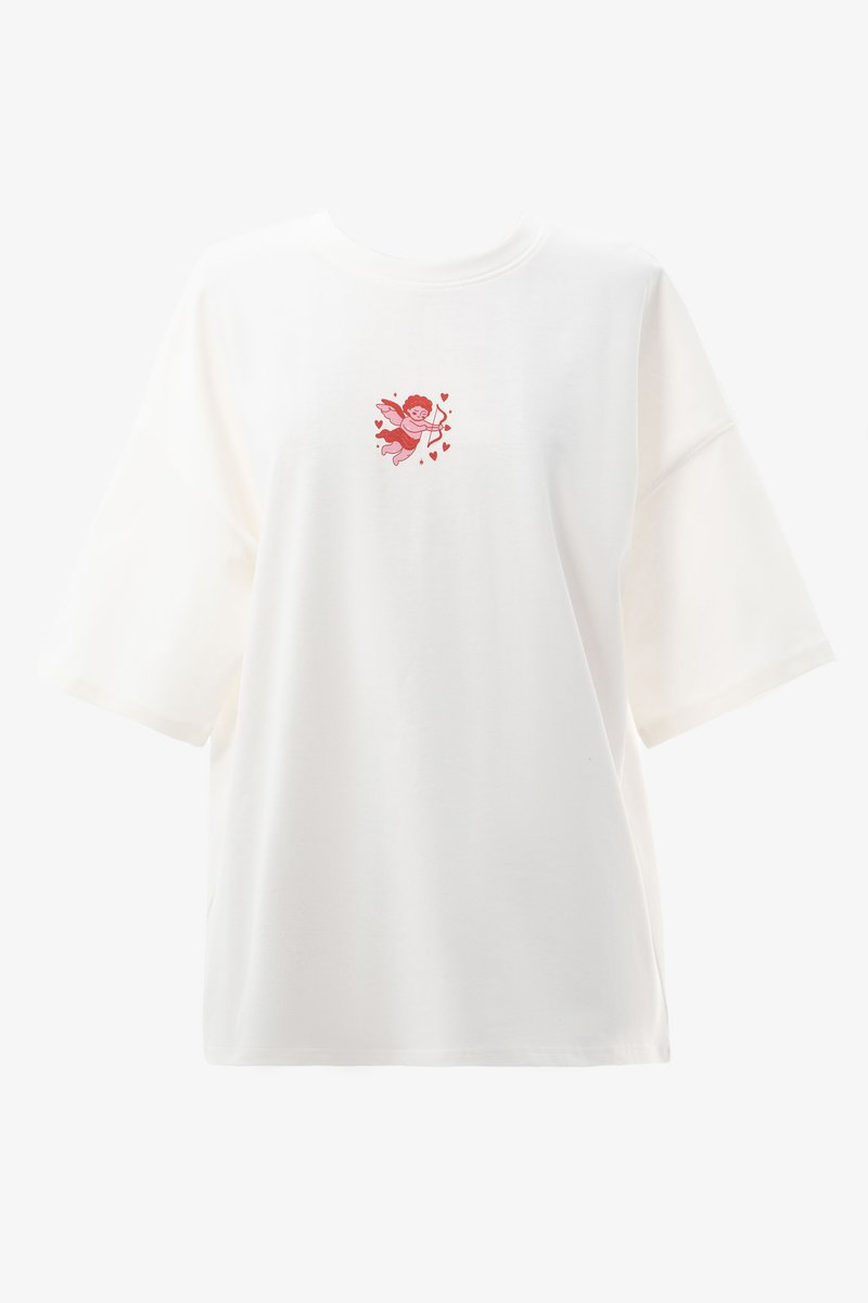 Молочная футболка оверсайз с романтическим принтом фотография 1