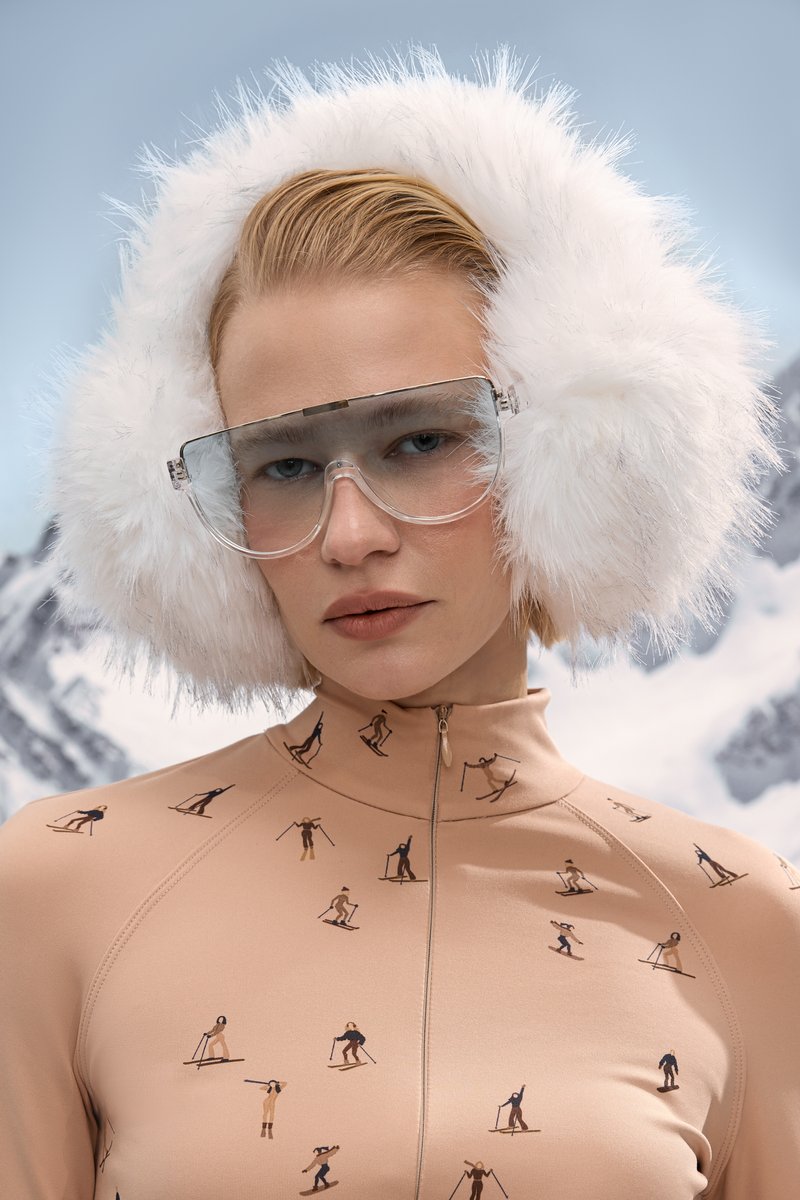 Молочные наушники из объемного искусственного меха фотография 1