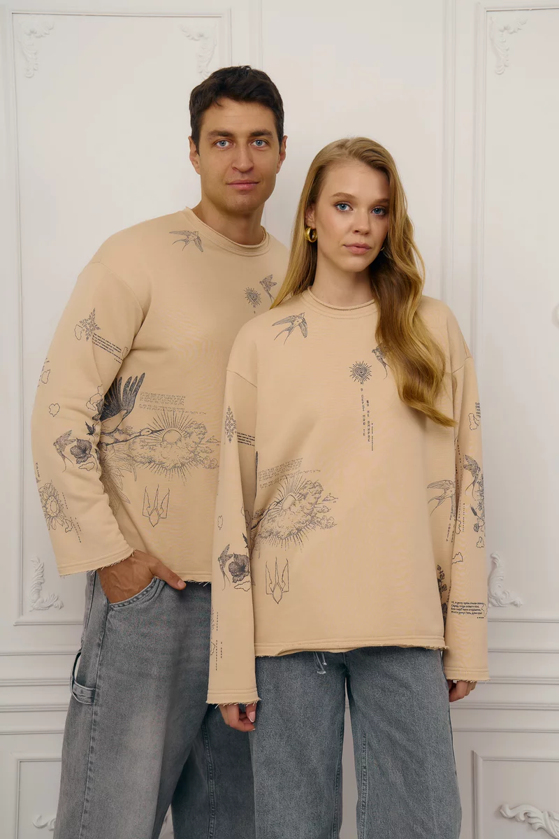 Бежевый лонгслив с принтом Душа фотография 3