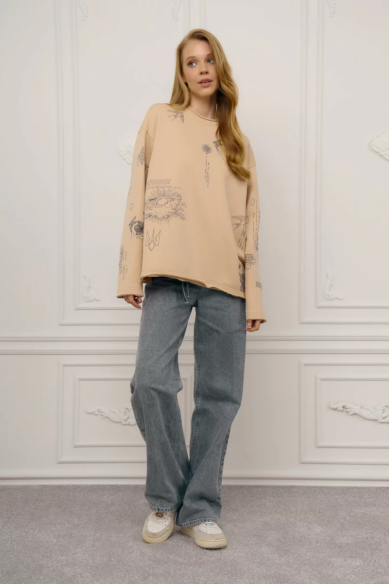 Бежевый лонгслив с принтом Душа фотография 4