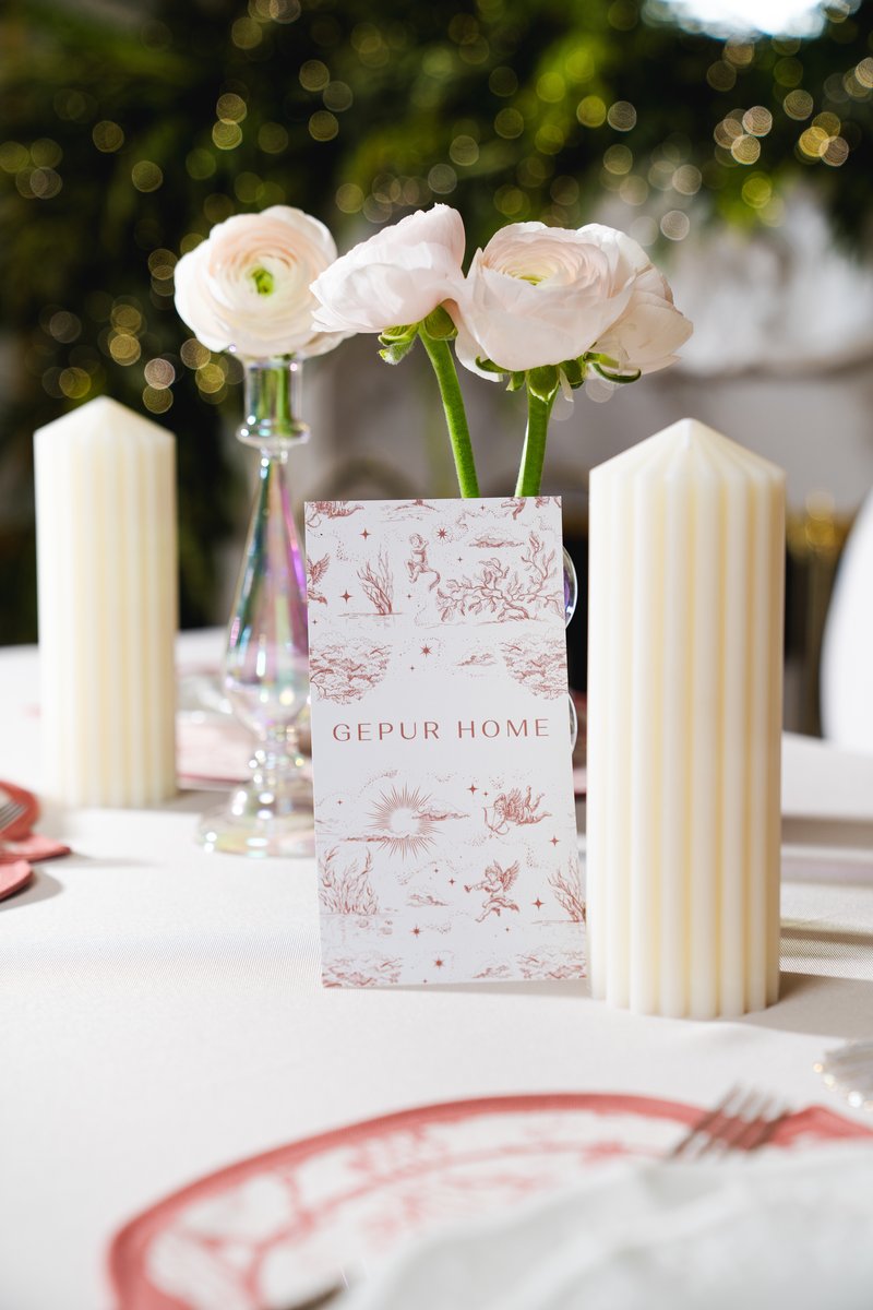 

Молочна парафінова парфумована свічка циліндр