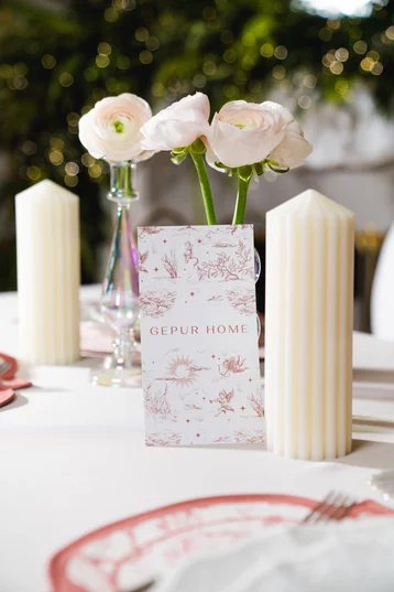 Молочна парафінова парфумована свічка циліндр фотографія 1