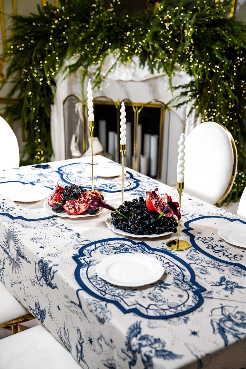 Золотистый набор из трех подсвечников фотография 2