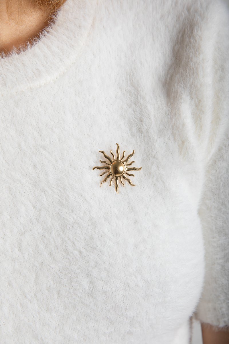 

Золотиста брошка сонце