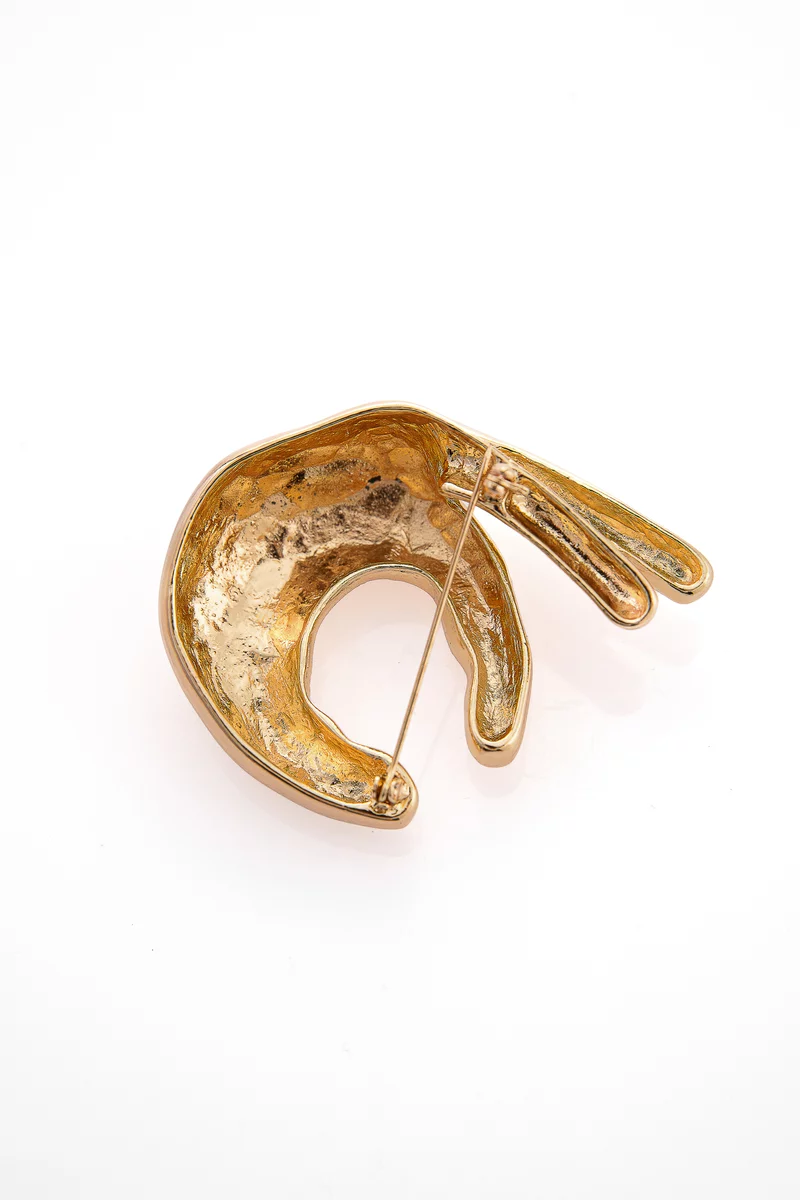 Золотистая брошь в форме руки Золотистая брошь в форме руки фотография 3