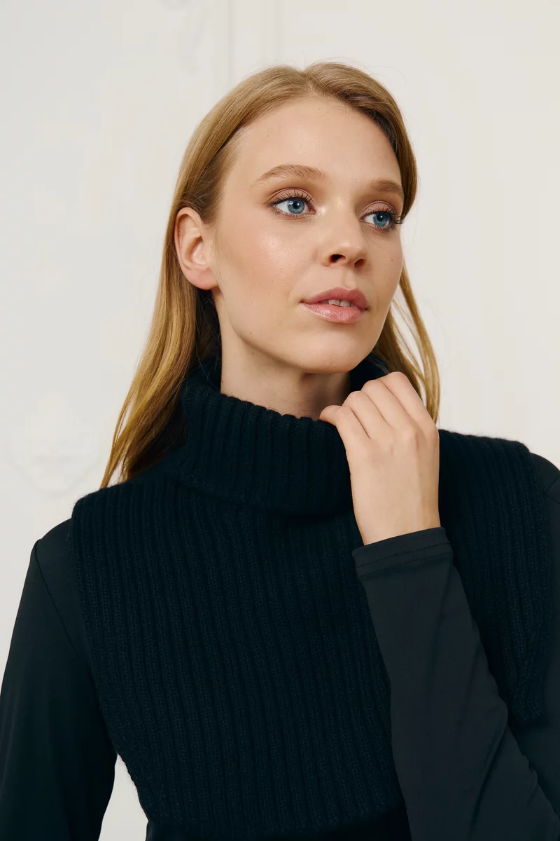 Черная ангоровая манишка фотография 3
