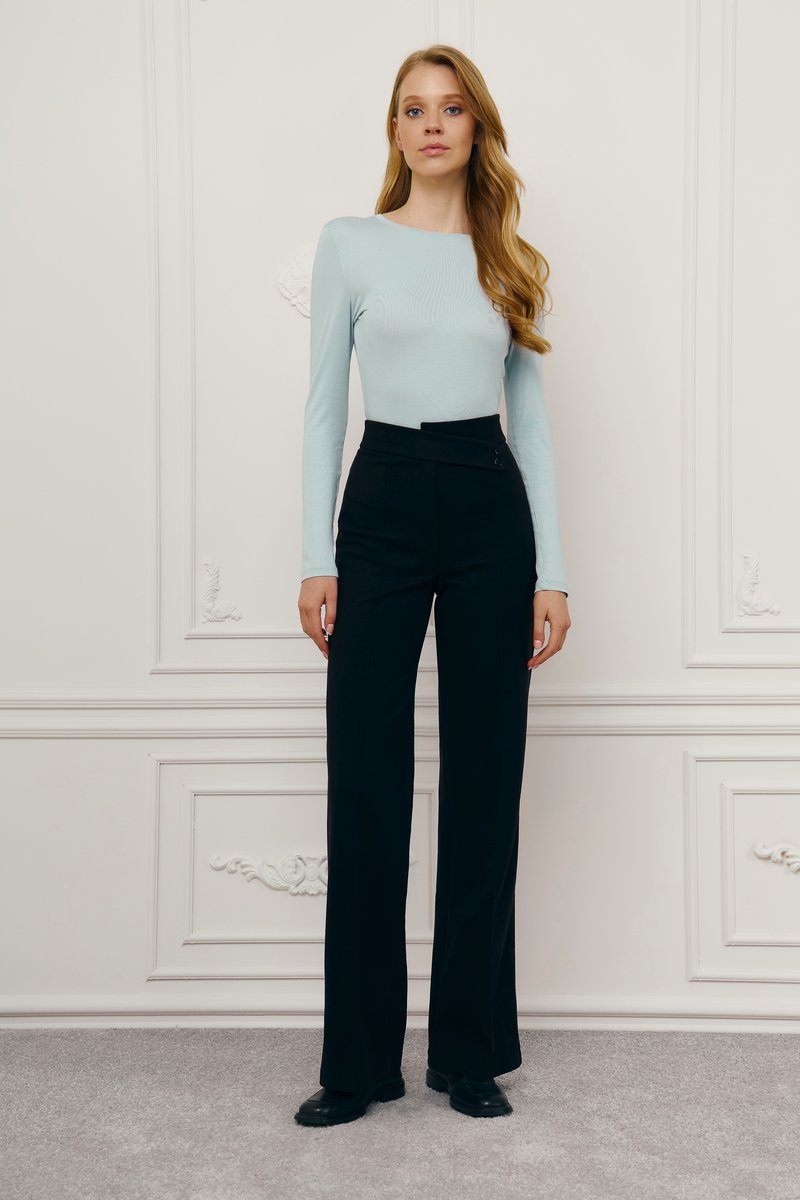 Черные брюки-палаццо с асимметричным поясом фотография 1