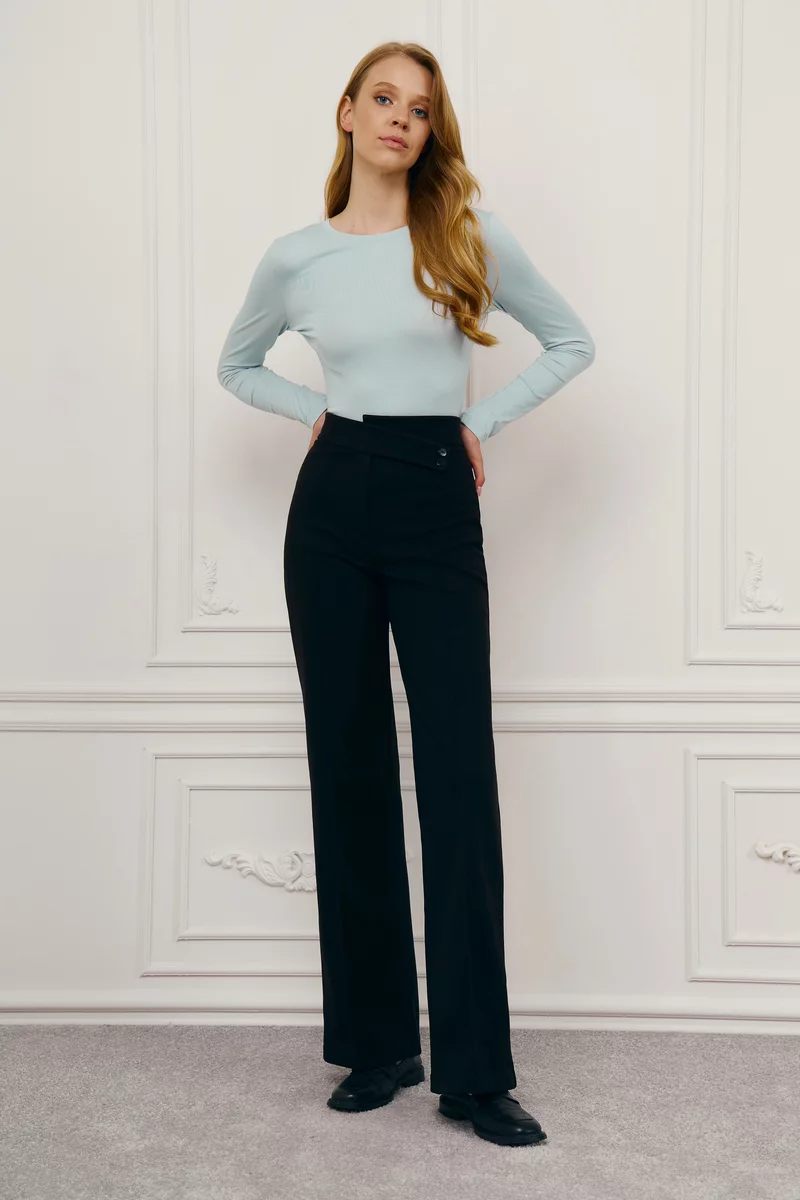 Черные брюки-палаццо с асимметричным поясом Черные брюки-палаццо с асимметричным поясом фотография 2