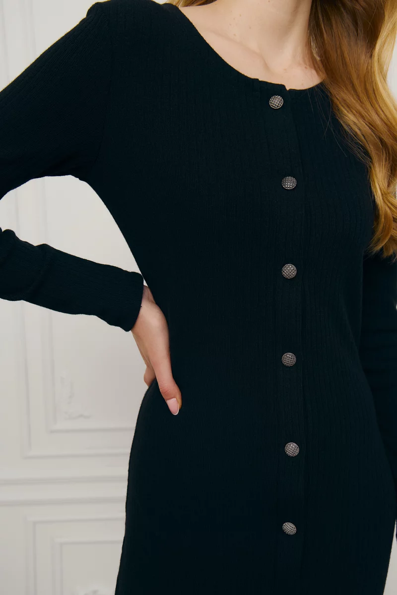 Черное трикотажное платье мини на пуговицах фотография 3