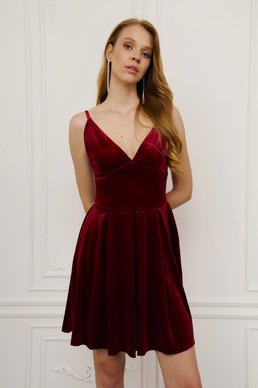Бордовое бархатное платье мини на бретелях