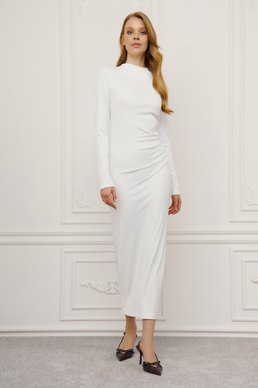 Молочна облягаюча сукня максі з драпіруванням