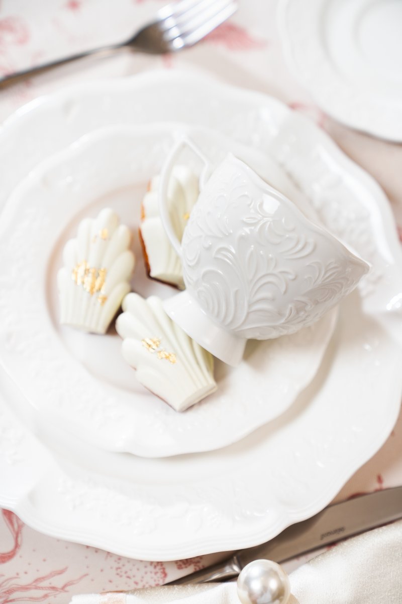 

Молочний порцеляновий набір чашка та блюдце мереживо