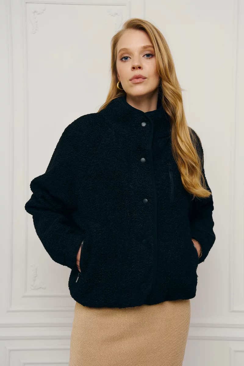 Черный бомбер на флисе фотография 1