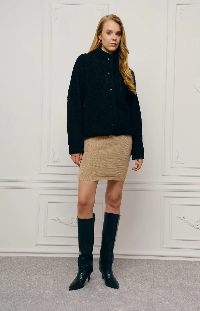 Черный бомбер на флисе фотография 5