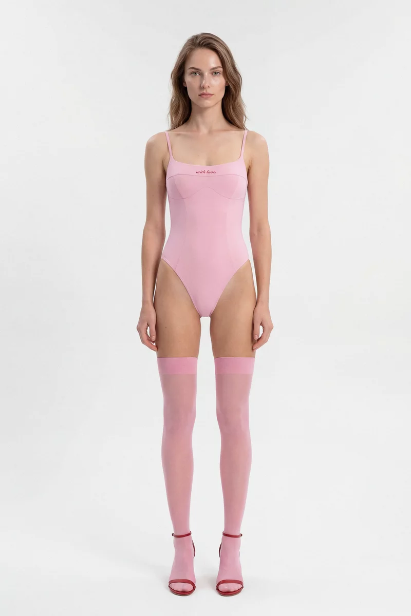 Розовый боди with love на бретелях фотография 2