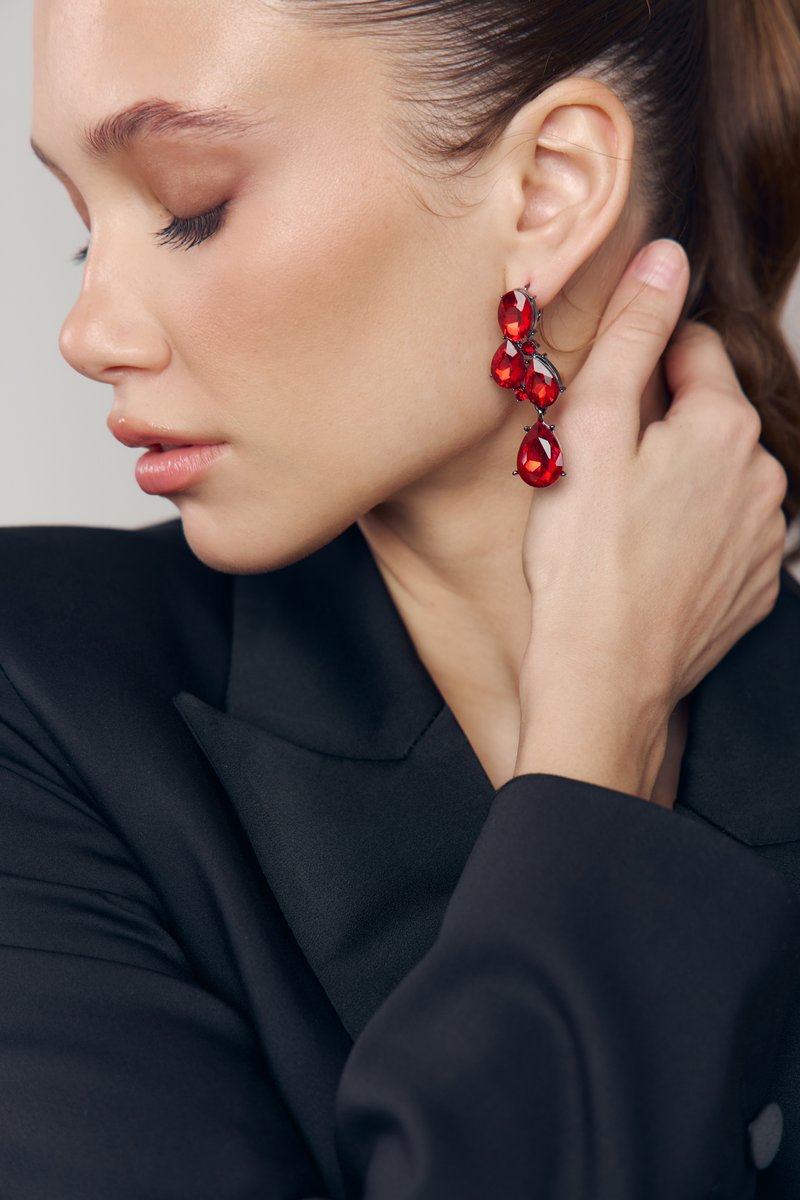 

Сережки з кристалами у бордовому відтінку