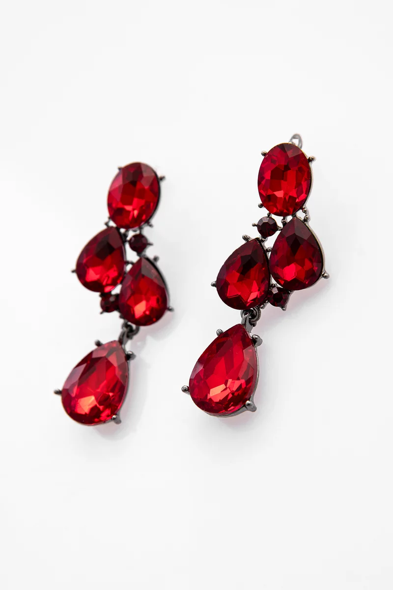 Серьги с кристаллами в бордовом оттенке фотография 3