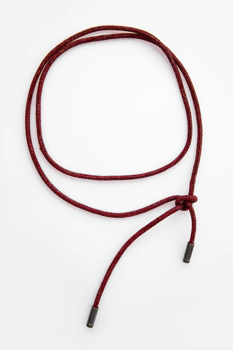 Burgundy chain-harness photo 3