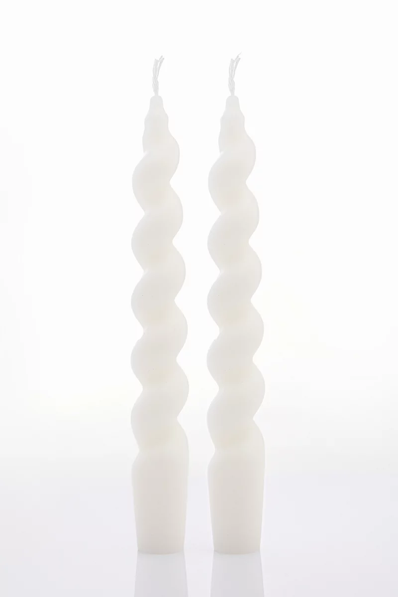 Набор из двух молочных парафиновых свечей Набор из двух молочных парафиновых свечей фотография 1