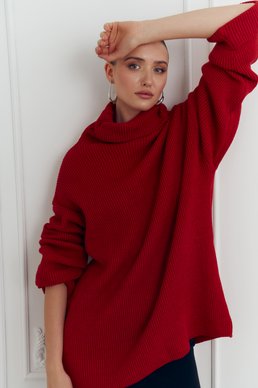 Красный базовый свитер оверсайз с воротником-стойкой