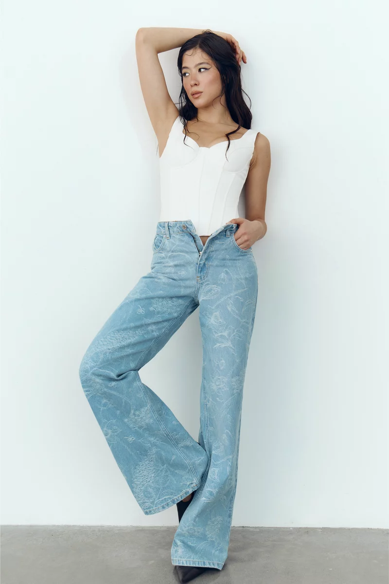 Молочный корсет на шнуровке из денима фотография 2