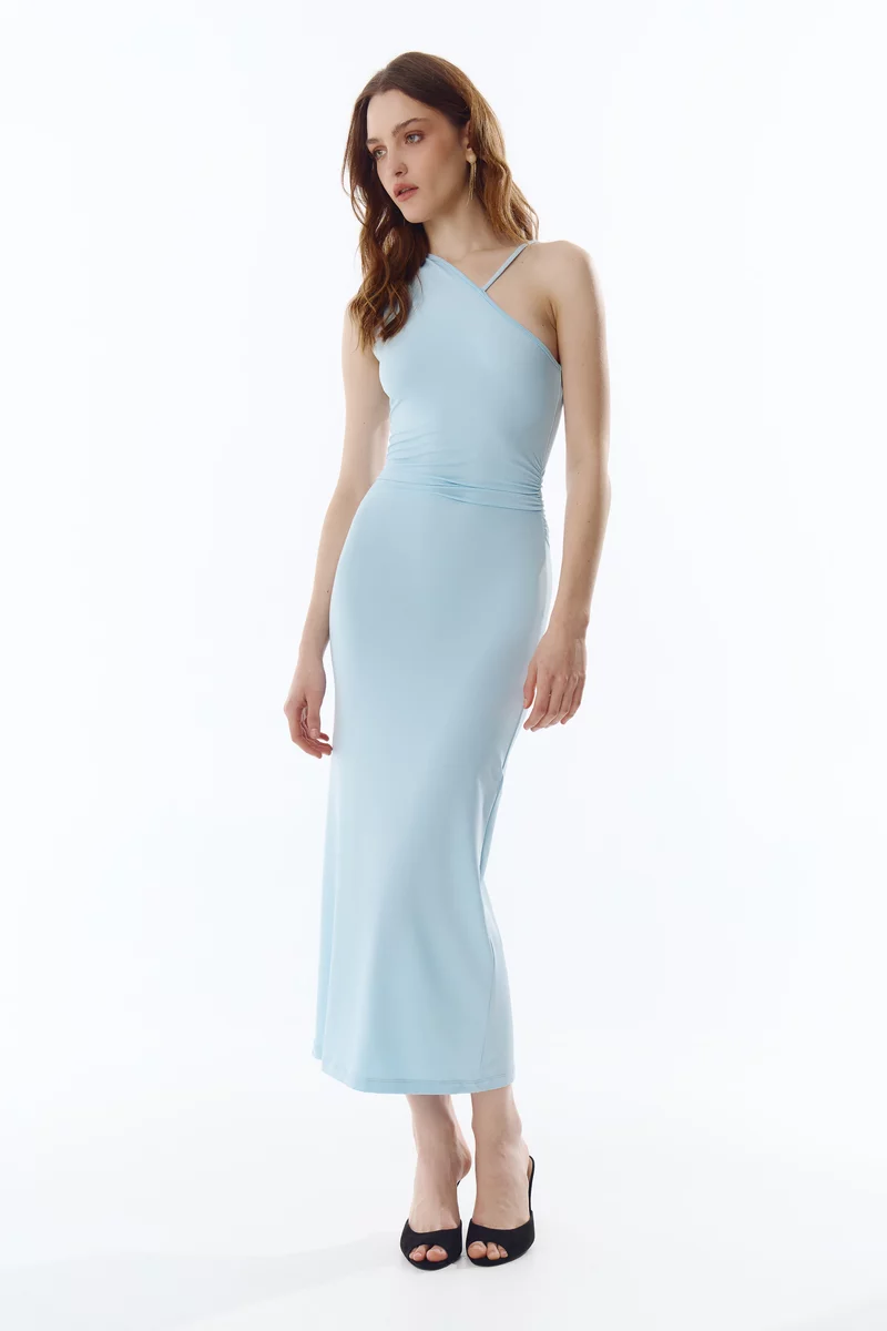Голубое трикотажное платье макси на одно плечо фотография 5