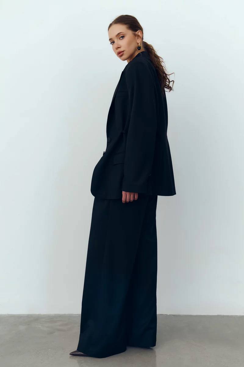 Черный однобортный жакет с боковыми завязками фотография 1