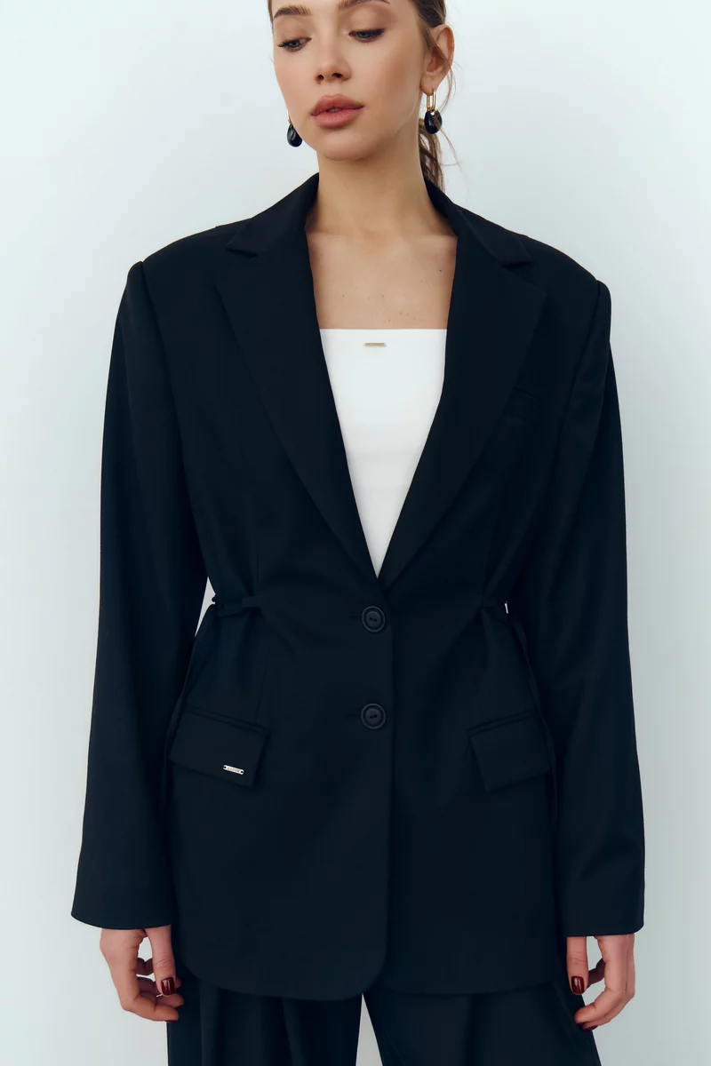 Черный однобортный жакет с боковыми завязками фотография 5