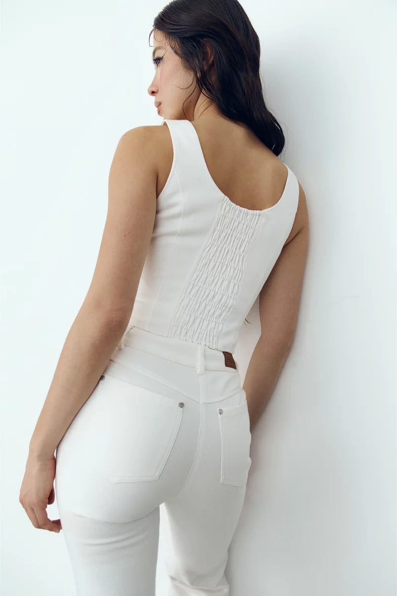Молочный корсетный топ на молнии из денима фотография 4