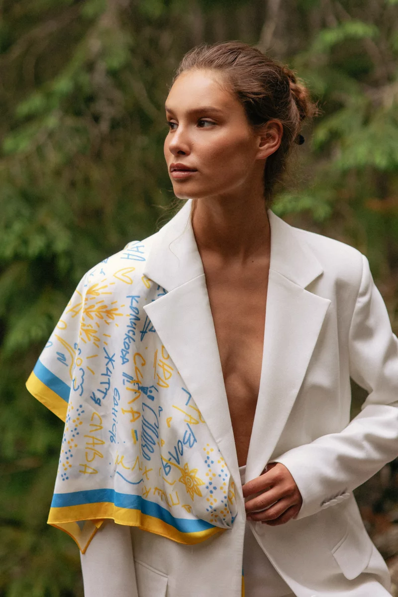 Набор из шелкового платка и резинки 'Незалежна' Набор из шелкового платка и резинки 'Незалежна' фотография 2