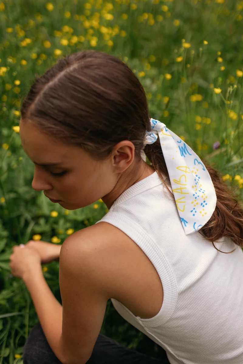 Набор из шелкового платка и резинки 'Незалежна' Набор из шелкового платка и резинки 'Незалежна' фотография 3