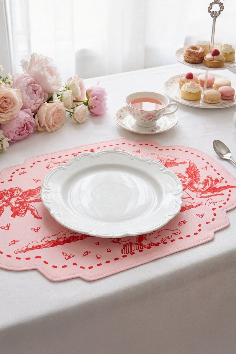 

Рожевий двосторонній плейсмат з романтичним принтом 35х50 см