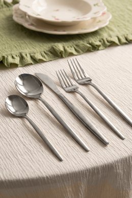 Серебристый набор из 5 столовых приборов