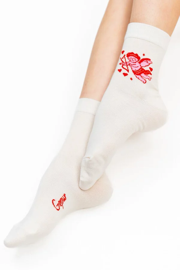 Молочные хлопковые носки с принтом Купидон фотография 2