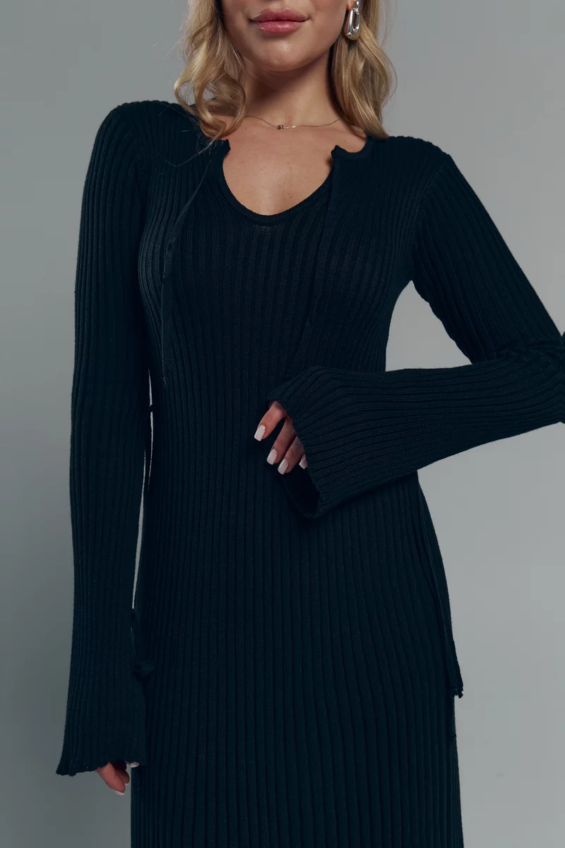 Черное трикотажное платье миди с завязками фотография 4