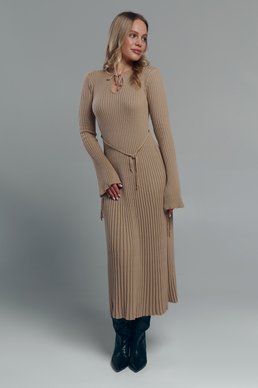Бежева трикотажна сукня міді з зав'язками