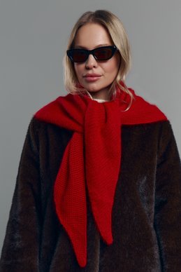 Красный ангоровый платок-шарф