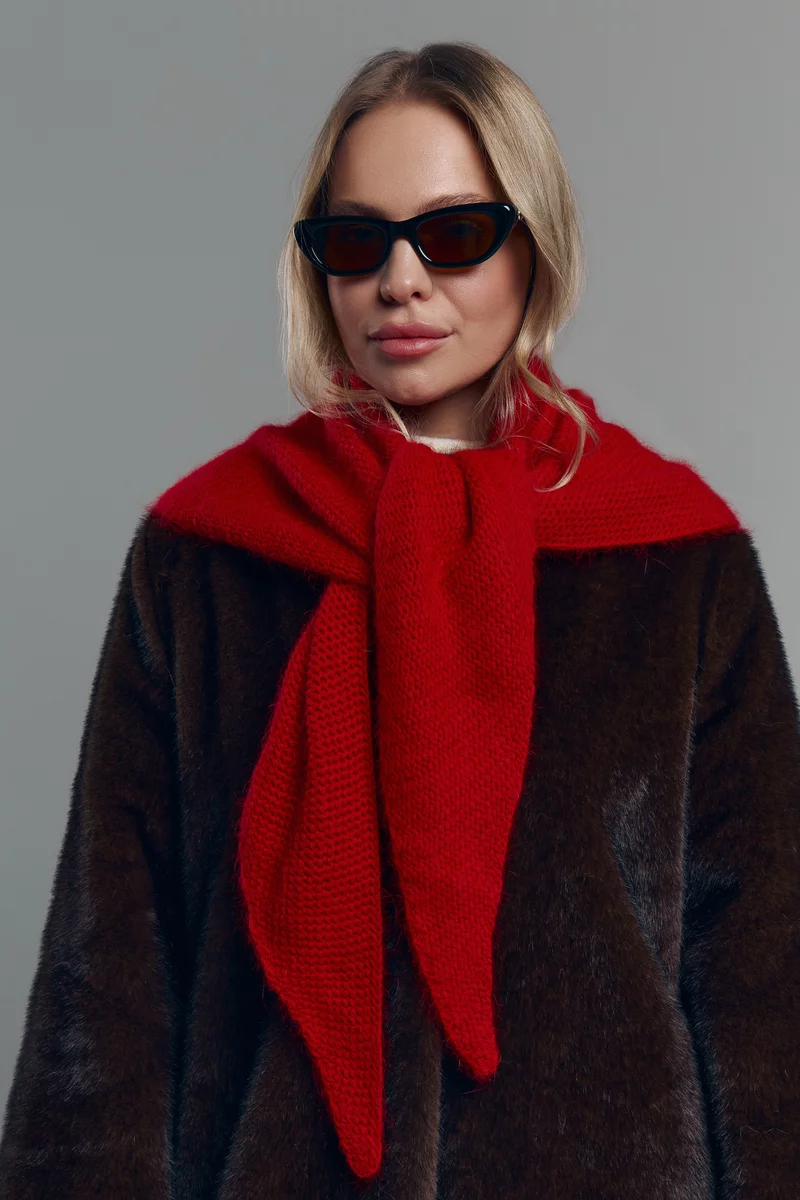 Красный ангоровый платок-шарф фотография 1