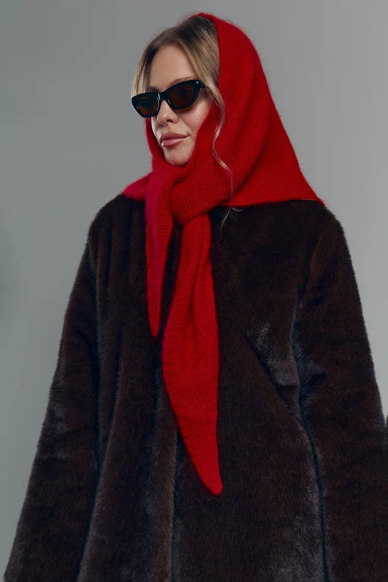 Красный ангоровый платок-шарф фотография 3