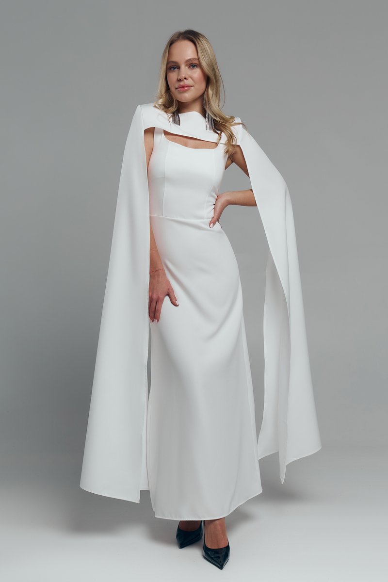 

Біла сукня максі з накидкою