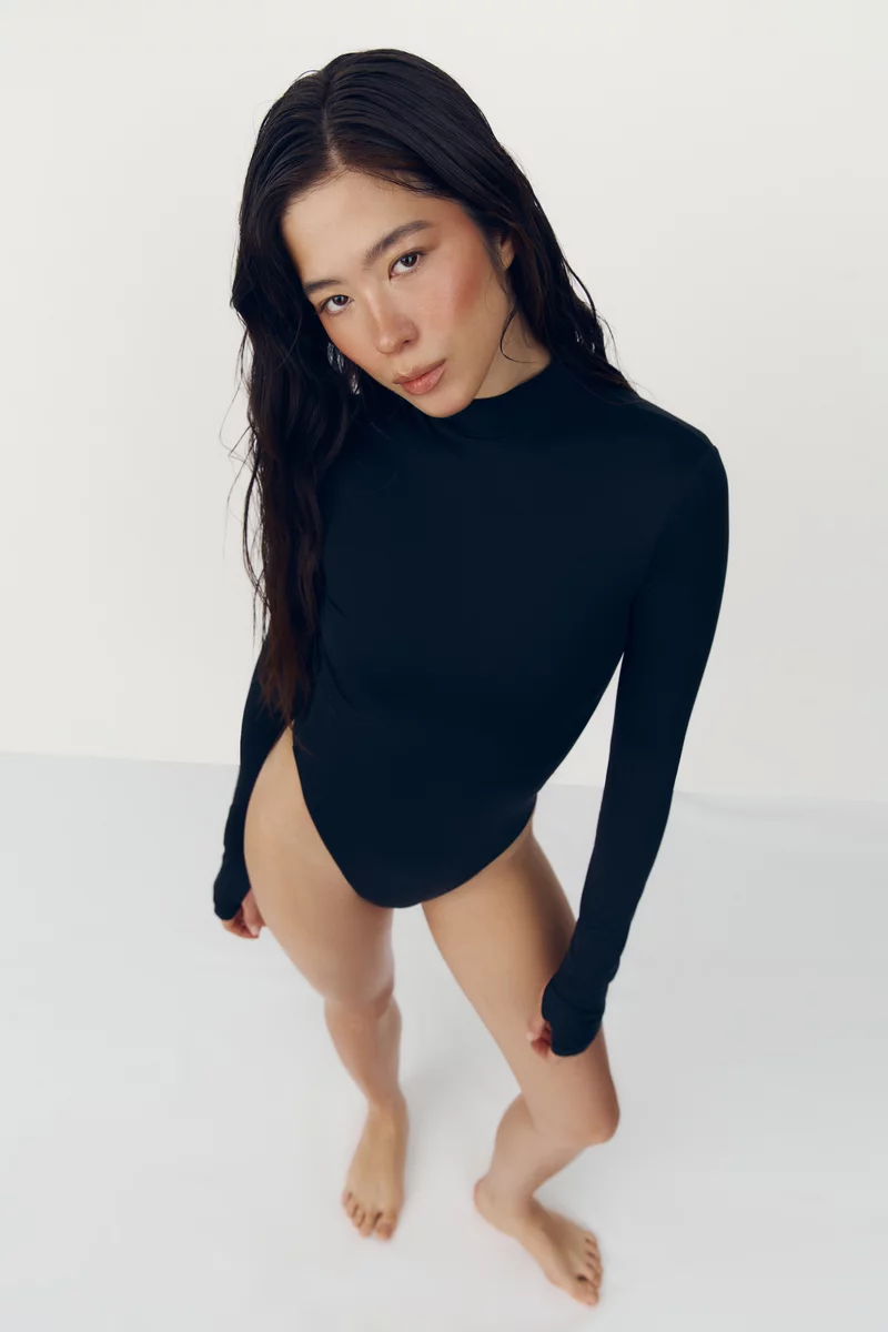 Черный боди из инновационной collagen-infused ткани UMORFIL® N6U® фотография 5