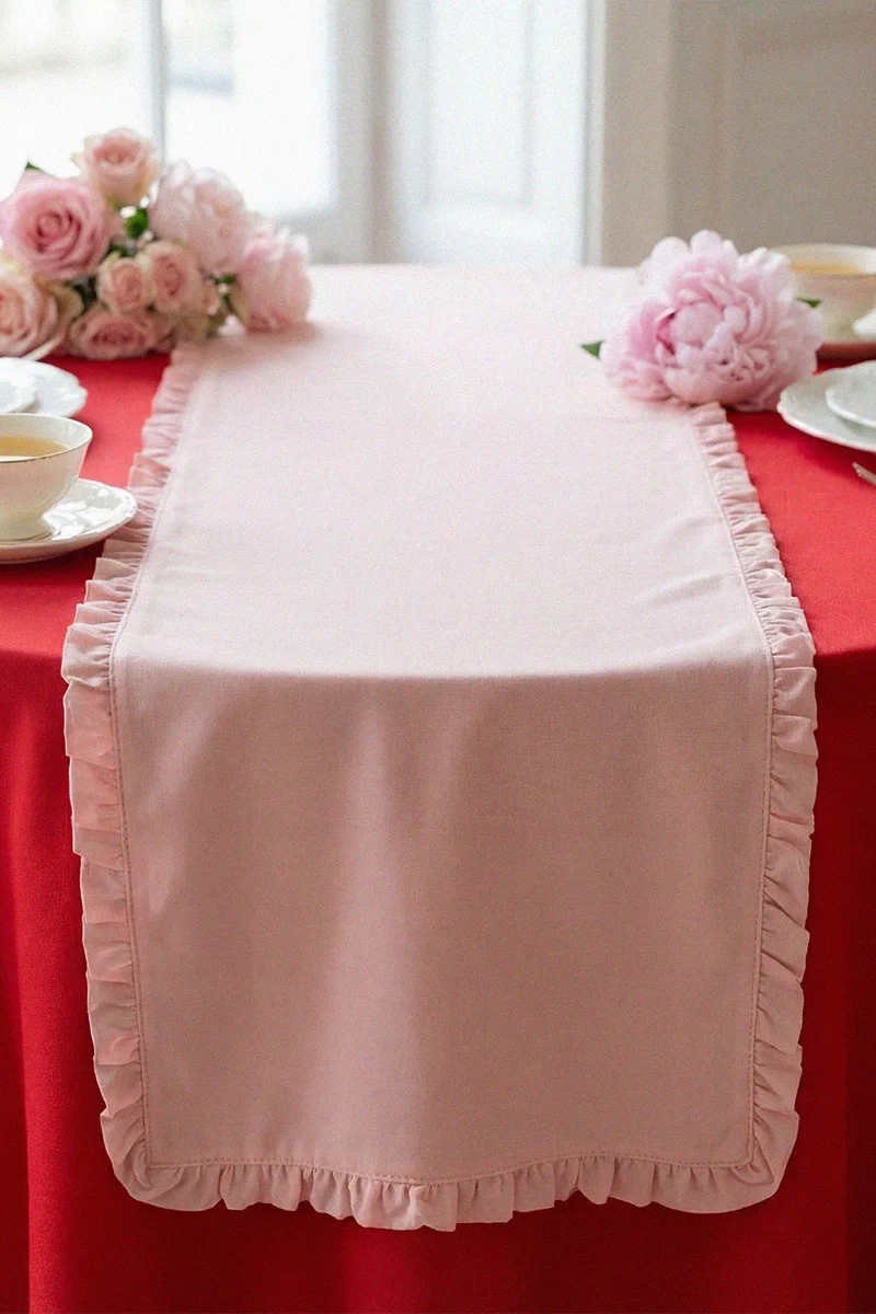 Бежевый прямоугольный ранер с рюшами 150х40 см фотография 4