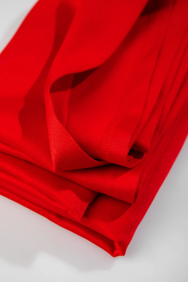 Червона скатертина 140х220 см Червона скатертина 140х220 см фотографія 3