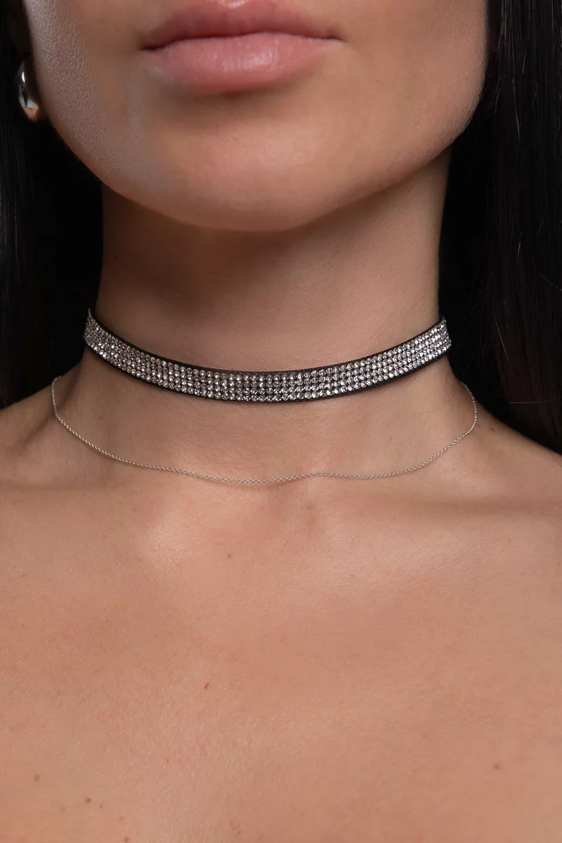 Черный бархатный чокер-лента со стразами фотография 3