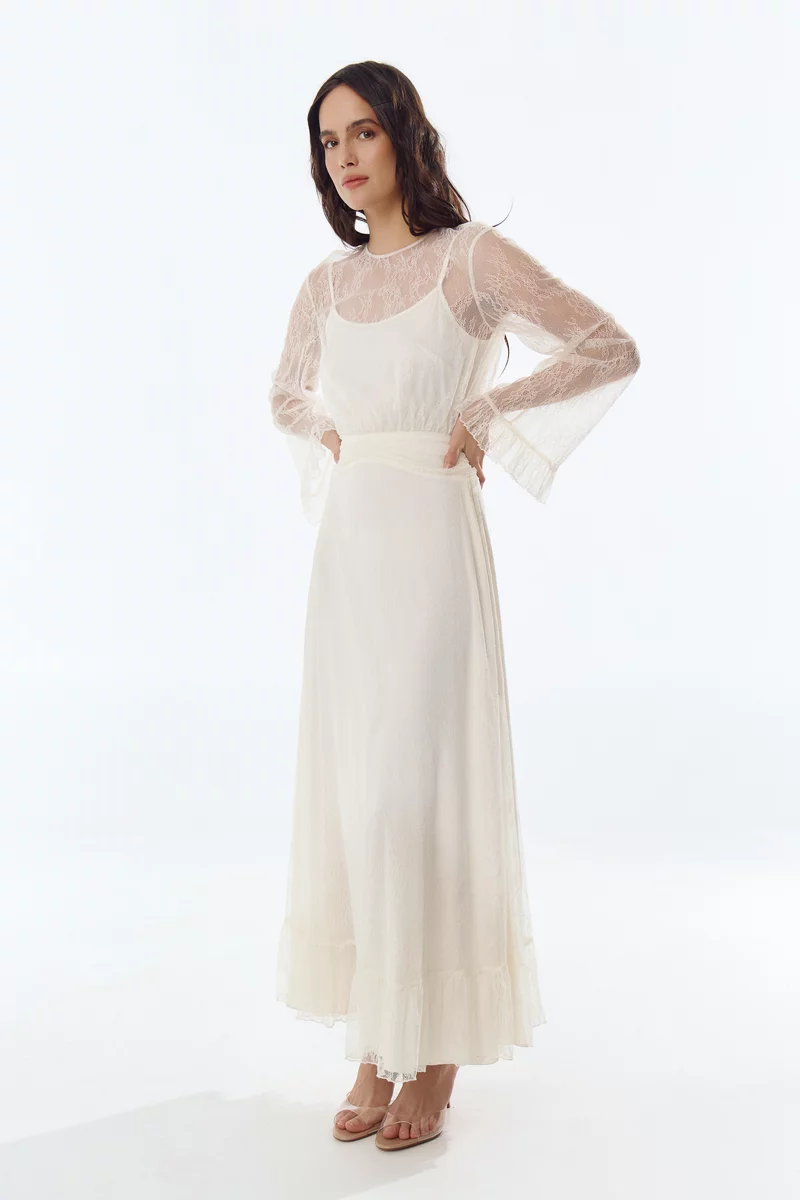 Молочное кружевное платье макси фотография 2