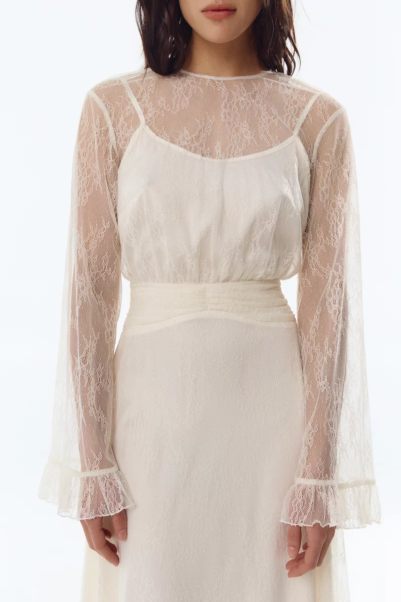 Молочное кружевное платье макси фотография 5