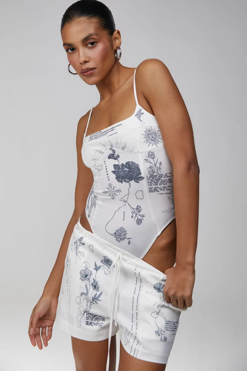 Молочный трикотажный боди Душа на тонких бретелях фотография 3