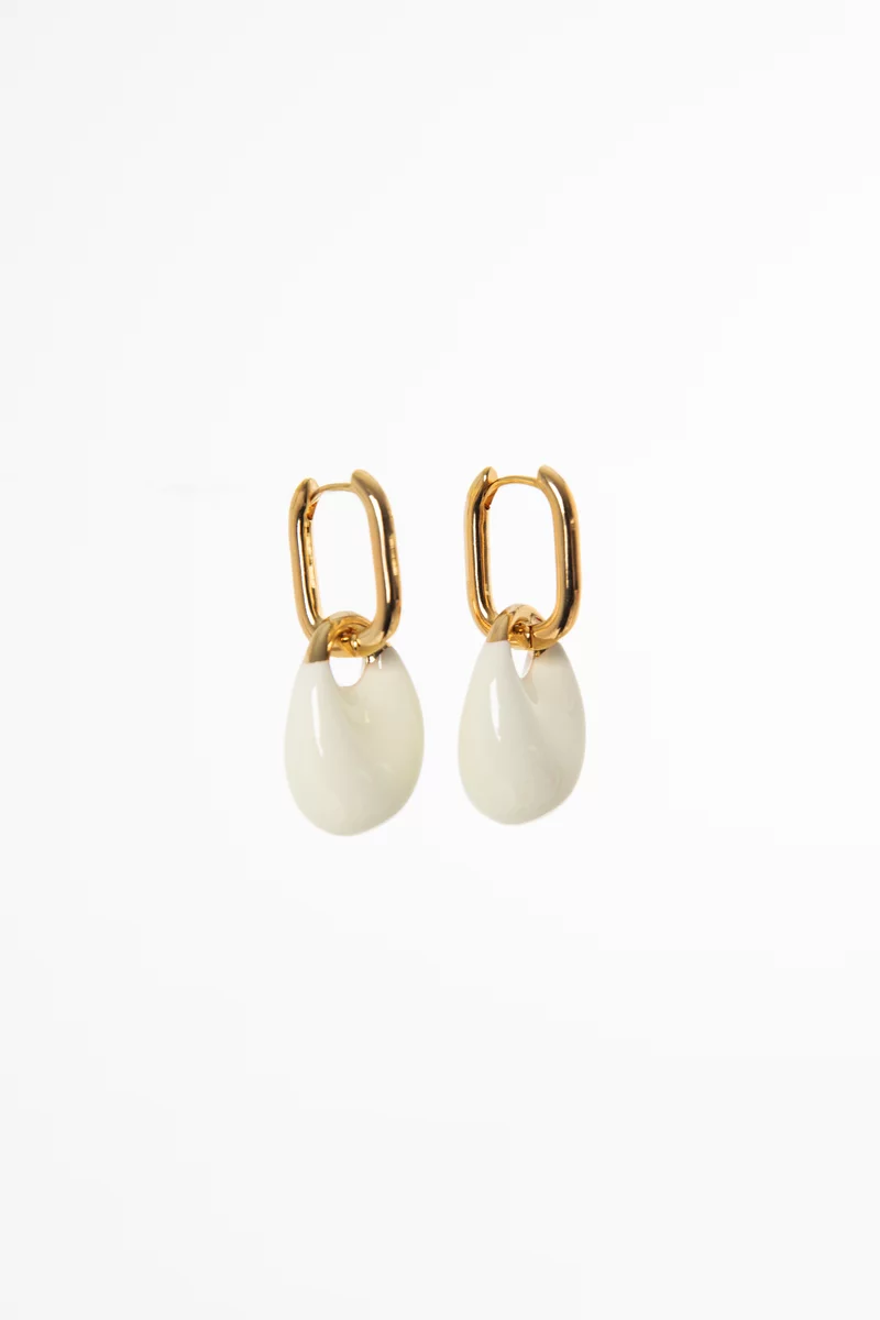 Молочные серьги с подвеской фотография 2