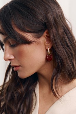 Burgundy earrings with pendant