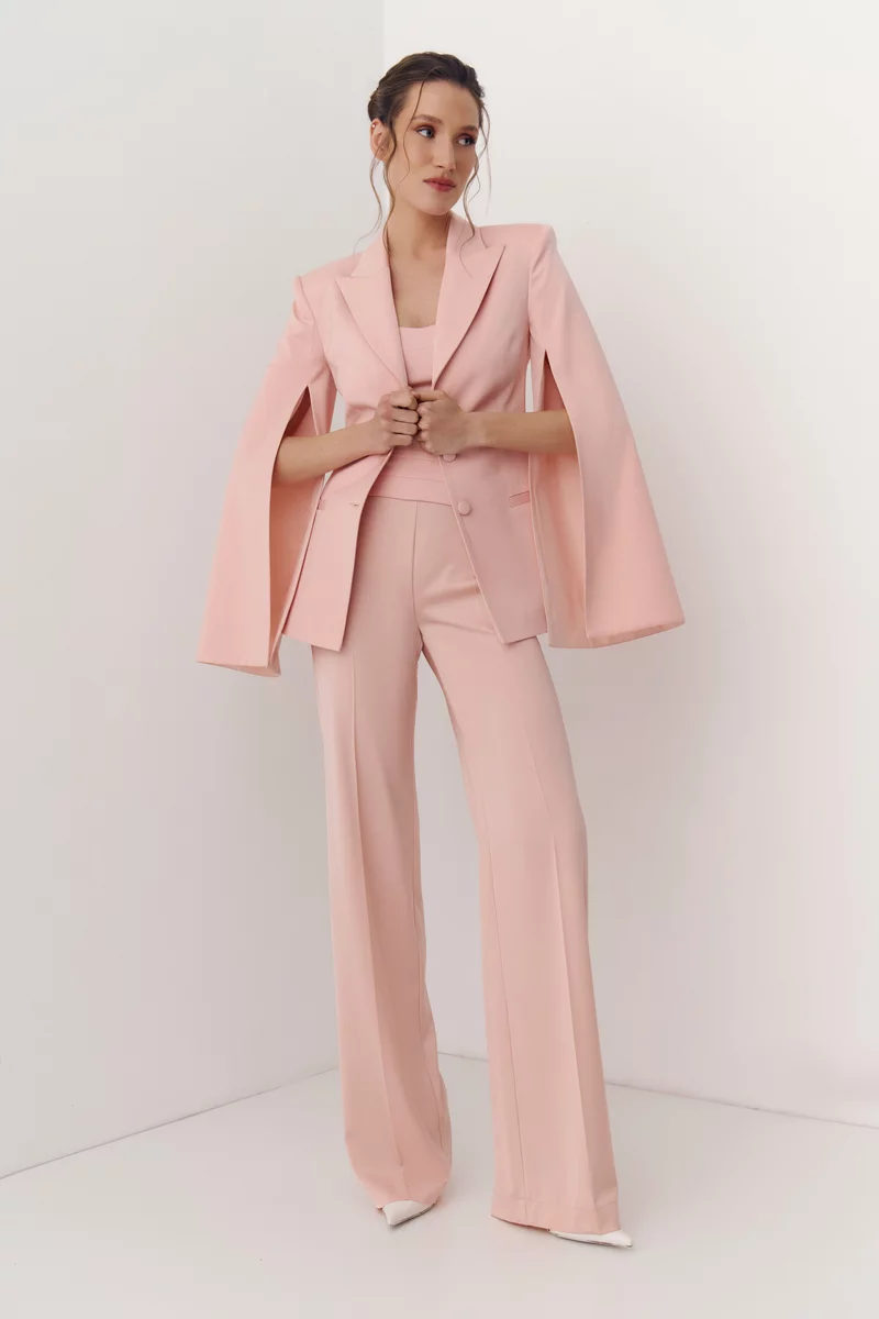 Розовый сатиновый однобортный жакет с акцентными рукавами фотография 1